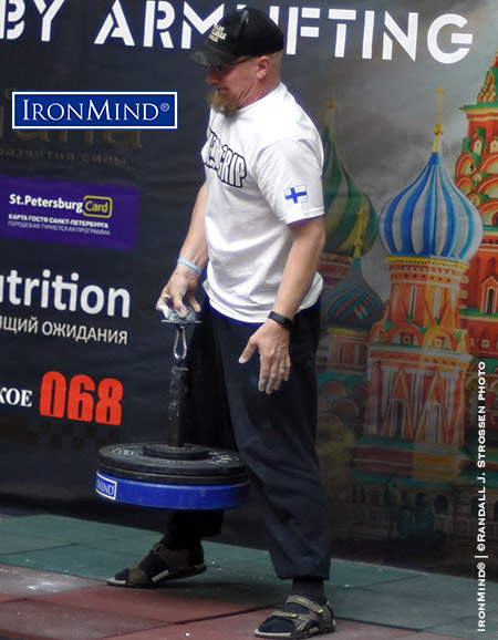 Jouni Mahonen had the winning lift on the IronMind Hub with 35 kg. IronMind® | ©Randall J. Strossen photo