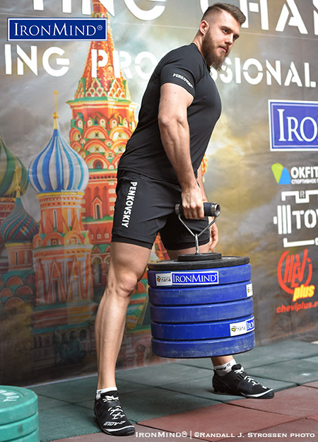 Roman Penkovskiy pulled an easy 110 kg on the Rolling Thunder. IronMind® | ©Randall J. Strossen photo
