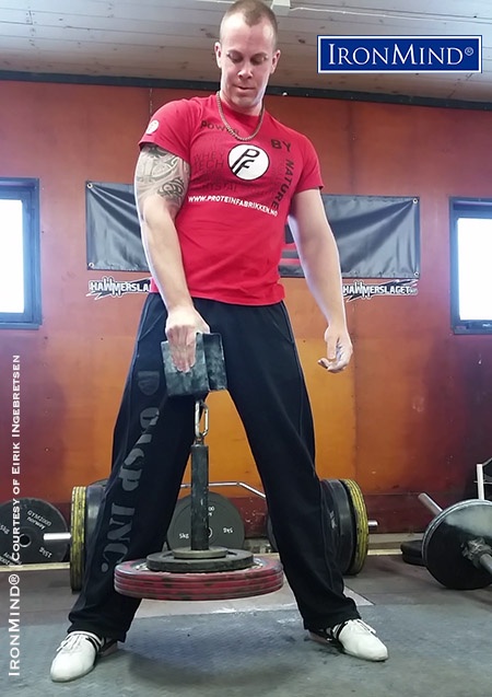 A new talent in the grip strength world, Thomas Larsen hauled up a world record 39.30 kg on the IronMind Blockbuster Pinch Grip Block. IronMind® | Image courtesy of Eirik Bruun Ingebretsen