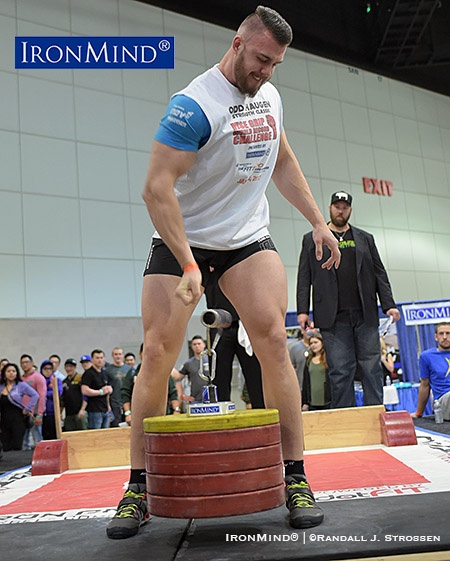 After winning the title with a 115-kg lift, Roman Penkovskiy attempted 120 kg but could not hang onto 120 kg at the 2017 IronMind Rolling Thunder World Championships at the Los Angeles FitExpo. IronMind® | ©Randall J. Strossen photo