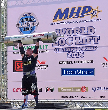 Robert Kearney, co-winner (along with Vidas Blekaitis) of the 2016 SCL Log Lift World Championships, with a top lift of 202.5 kg. IronMind® | Photo courtesy of SCL