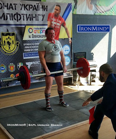 Lyudmila Gaidushenko pulled a women’s world record 132-kg double overhand deadlift on the Apollon’s Axle at the 2018 APL Ukraine Armlifting Championships. IronMind® | Photo courtesy of APL Ukraine Branch