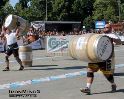 Jarno Hams (left) and Warrick Brant in the Wine Barrel Race.  IronMind® | Courtesy of SCL.