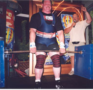Ken Brown pulled a world record 500-kg silver dollar deadlift at the 2005 Gatineau (Quebec) Balloon Festival. IronMind® | Photo courtesy of Ken Brown.