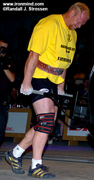Magnus Samuelsson, shown competing at the 2004 World Muscle Power Championships (Dolbeau-Mistassini, Quebec), says he's off to a terrific start for 2006. IronMind® | Randall J. Strossen photo.