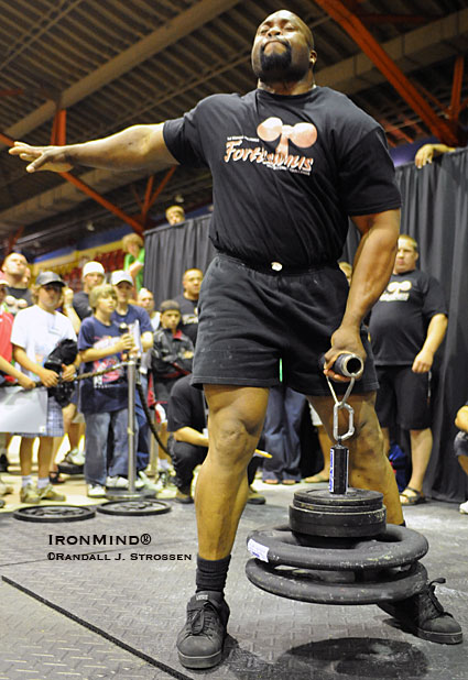 He made it fly: Mark Felix blew up this 271-pound lift, defending his Rolling Thunder World Championship crown.  IronMind® | Randall J. Strossen photo.
