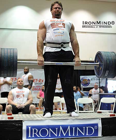 As he first proved at Odd Haugen’s grip contest at the 2013 Los Angeles FitExpo, 500 lb. is a pretty casual Apollon’s Axle Double Overhand Deadlift for Mike Burke, the current world record holder.  IronMind® | Randall J. Strossen photo