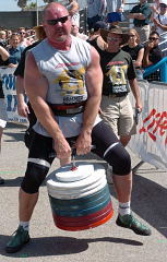 Odd Haugen shows why it's called the duck walk at the 2004 Battle of Muscle Beach (Venice, California). IronMind® | Randall J. Strossen, Ph.D. photo.