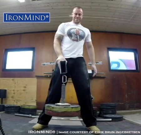 Thomas Larsen IronMind Block 46.6 kg Storming back to reclaim his world record on the IronMind Blockbuster Pinch Grip Block, Thomas Larsen pulled 46.60 kg at the 2017 Norwegian Grip Championships. Thomas Larsen (Norway) reclaimed the world record on the IronMind Blockbuster Pinch Grip Block with this lift of 46.6 kg at the 2017 Norwegian Grip Championships. IronMind® | Image courtesy of Eirik Bruun Ingebretsen