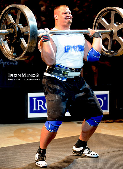Brian Shaw has had a big year: This is a file photo from the 2009 Giants Live Mohegan Sun Grand Prix.  IronMind® | Randall J. Strossen photo.