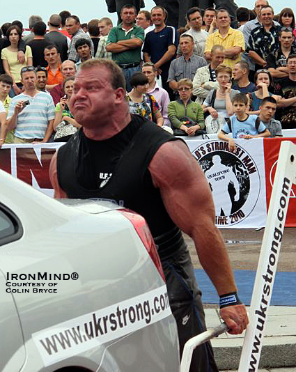 Derek Poundstone (above) and Laurence Shahlaei (below) battled it out at Giants Live–Kiev, with the title coming down the the final event.  Both Poundstone and Shahlaei have qualified for World's Strongest Man 2010.  IronMind® | Photo courtesy of Colin Bryce.